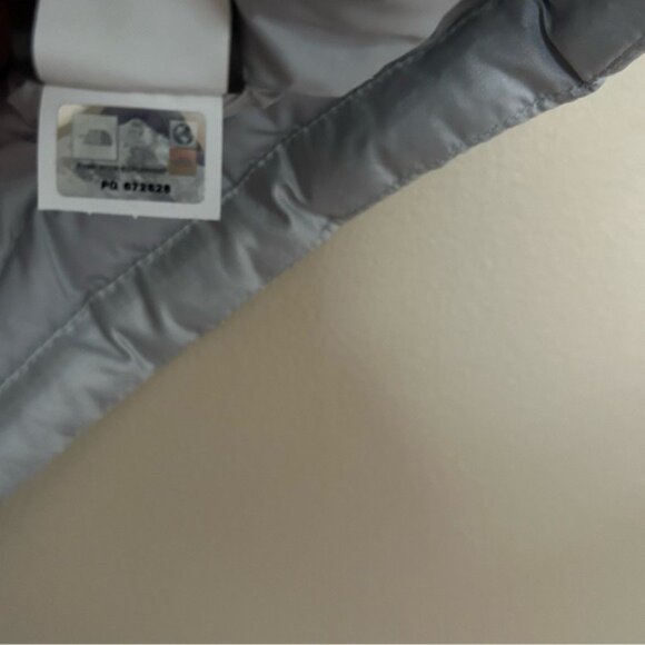 North Face Aconcagua Metallic Silver Jacket - Picture 6 of 11